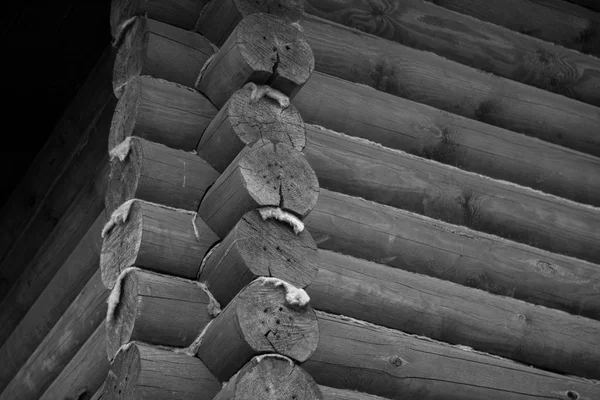 Madeira logs parede casa de madeira tradicional — Fotografia de Stock