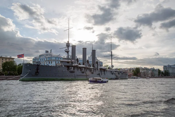Croiseur Aurora Neva rivière Saint-Pétersbourg Russie — Photo