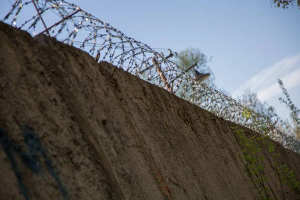 Barbed wire prison wall forbidden zone background — Stock Photo, Image