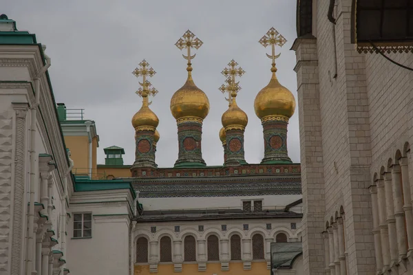 Cattedrale ortodossa cupola d'oro Cremlino Mosca — Foto Stock