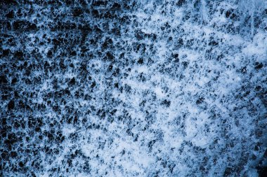 Art arda sıralı şelaleler taze su akışı temizle