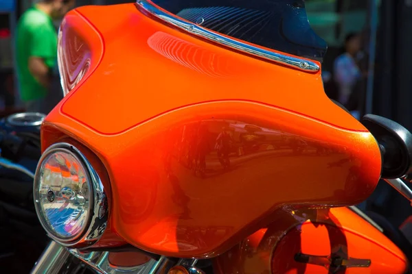 Turuncu motosiklet ayrıntı Far arka plan