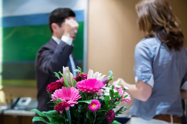 Aile çatışma savunarak genç erkek erkek