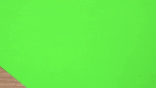 Cuarentena de sello rojo en pantalla verde de clave de croma de papel — Vídeo de stock