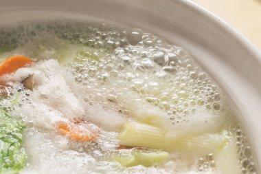 Lezzetli turpla pişirilmiş sıcak tencere.