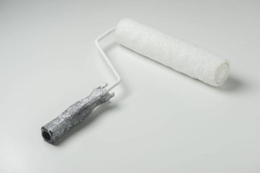 Boya aletleri fırça ve kaplardır