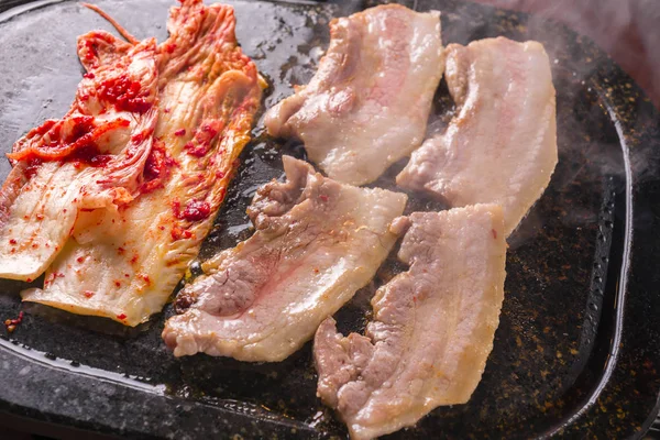 Koreaanse gebakken varkensvlees gerechten — Stockfoto