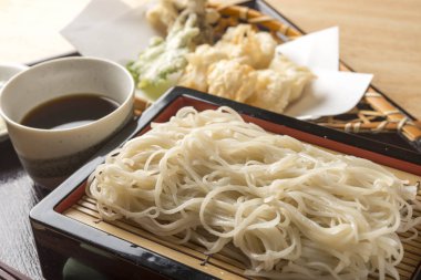 Lezzetli Japon Soba Yemeği