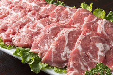 Lezzetli kuzu eti ve cook fırında