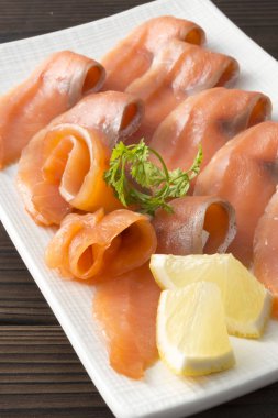 Lezzetli somon yemekleri Tabağı