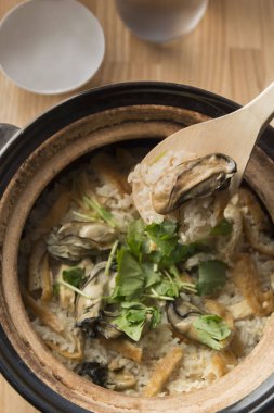 Pişmiş pirinç taze istiridye