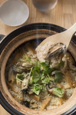 Pişmiş pirinç taze istiridye