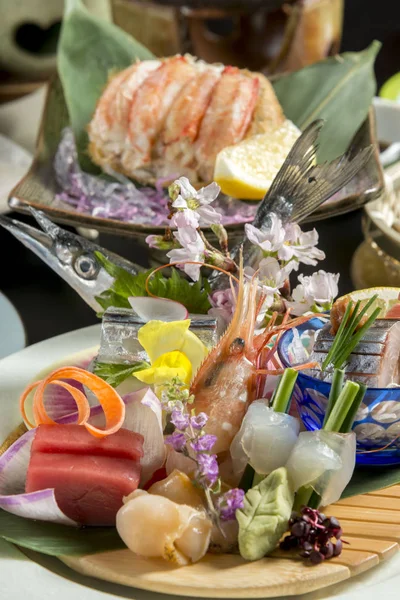 日本で鮮魚の盛り合わせ — ストック写真