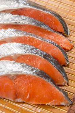 Somon yemek kolay boyutuna kesme