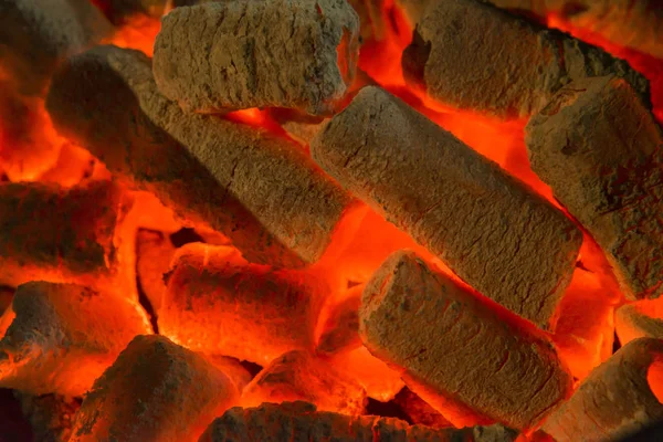赤で燃える高熱の火 — ストック写真