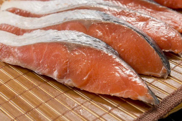 Somon yemek kolay boyutuna kesme