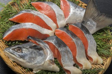 Taze ve lezzetli somon fileto