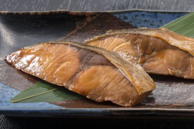 Haşlanmış balık yemekleri taze balık Japonya ile yapılan