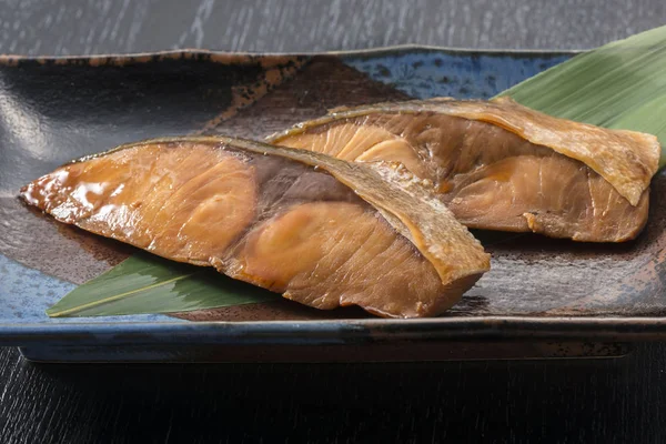 Lezzetli balık yemek, Japonya