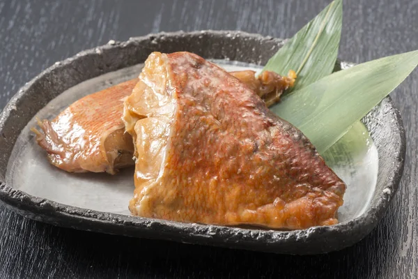 Lezzetli balık yemek, Japonya