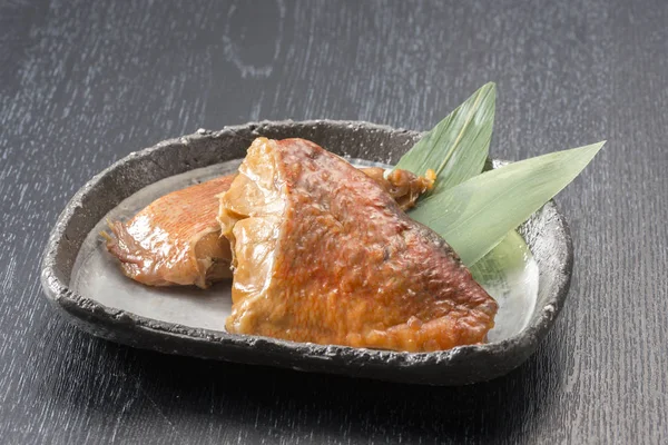 Lezzetli balık yemek, Japonya