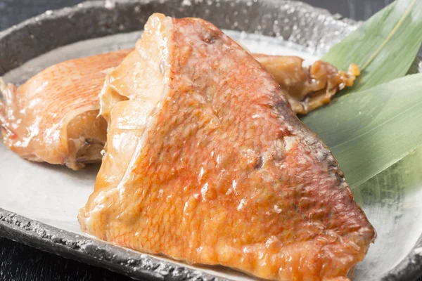 Lezzetli balık yemek, Japonya