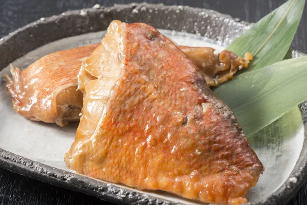 Lezzetli balık yemek, Japonya