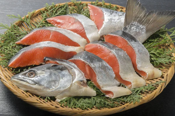 Taze ve lezzetli somon fileto