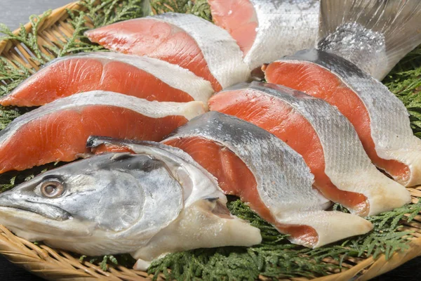 Taze ve lezzetli somon fileto