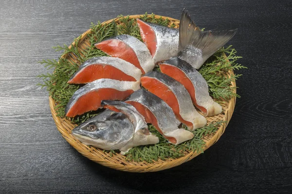 Taze ve lezzetli somon fileto