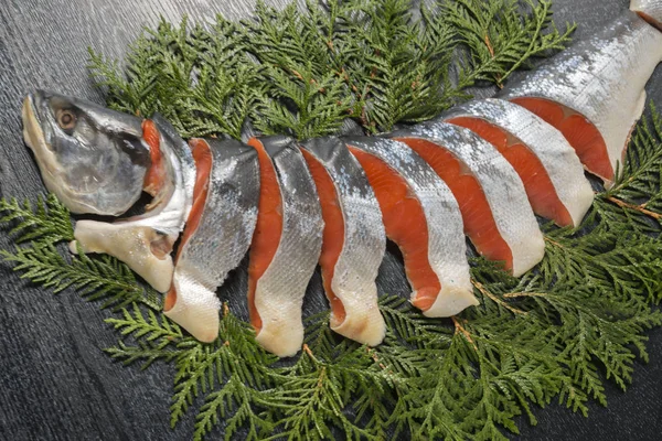 Taze ve lezzetli somon fileto