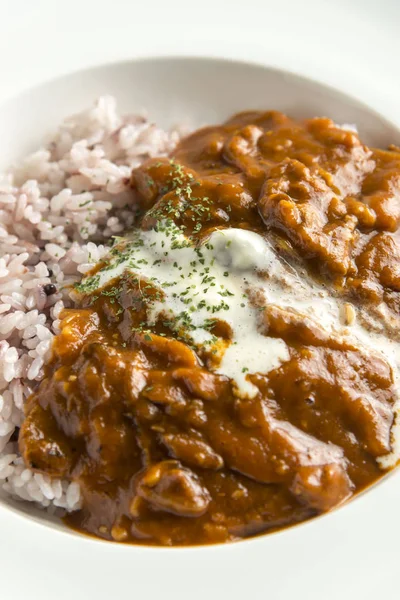 Taze sebze ve et ile yapılan yemekler köri