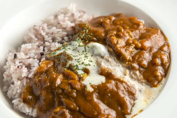 Taze sebze ve et ile yapılan yemekler köri