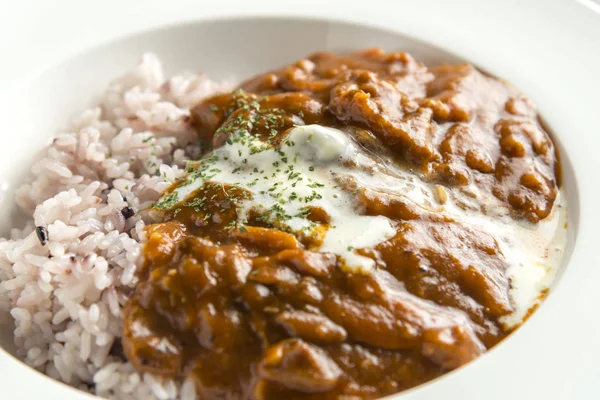 Taze sebze ve et ile yapılan yemekler köri