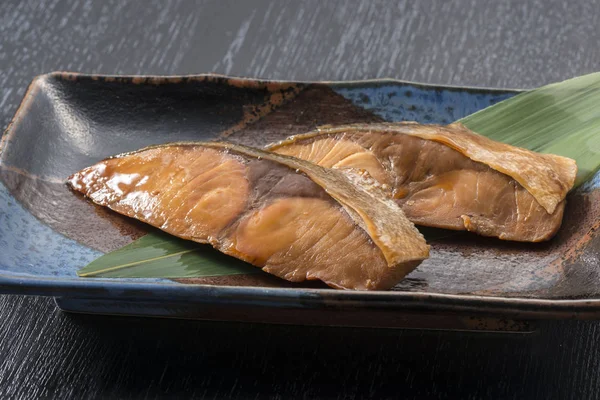 Haşlanmış balık yemekleri taze balık Japonya ile yapılan