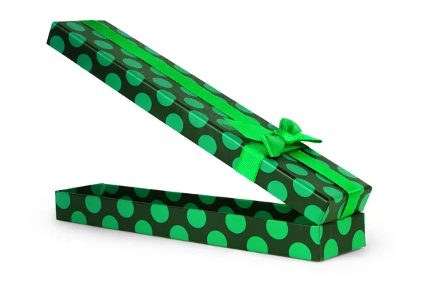 Caixa de presente verde com fita e arco isolado no backgro branco — Fotografia de Stock