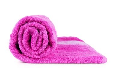pembe havlu üzerinde beyaz izole kadar haddelenmiş