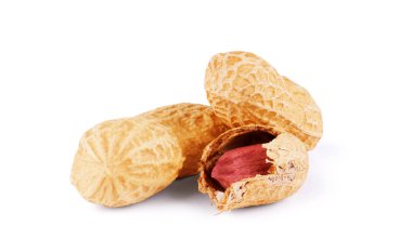 beyaz arkaplanda izole edilmiş yerfıstıkları