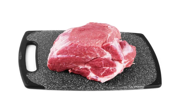 Carne cruda su un tagliere . — Foto Stock