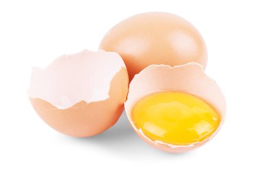 Tek kahverengi tavuk yumurtası beyaza izole edilmiş.