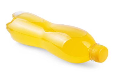 Küçük plastik bir şişe portakallı soda beyaza izole edilmiş.