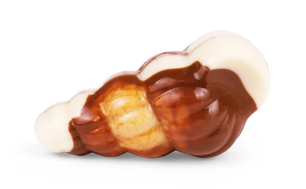 Conchiglie di cioccolato su sfondo bianco — Foto Stock