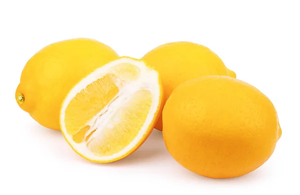Hele en halve citroen fruit geïsoleerd op witte achtergrond — Stockfoto