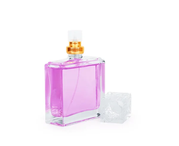 Vrouwen parfum in een mooie fles op een witte achtergrond — Stockfoto