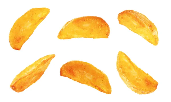 Satz gebratene Kartoffelscheiben auf weißem Hintergrund — Stockfoto