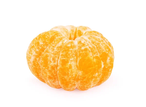 Mandarine oder Clementine mit grünem Blatt isoliert auf weißem Backgr — Stockfoto