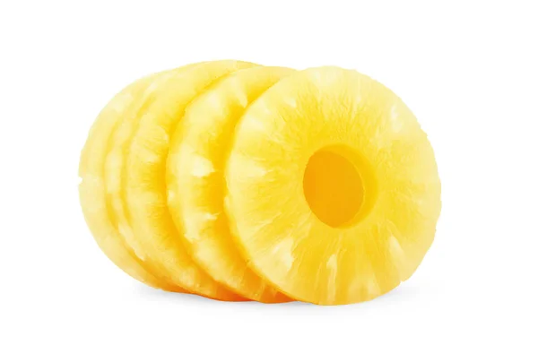 Beyaz arkaplanda konserve ananas dilimi