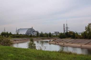 Pripyat nehrinin yanındaki Çernobil enerji santralinin nükleer reaktörü, lahitli 4. reaktör Çernobil Bölgesi hariç Doğu Avrupa