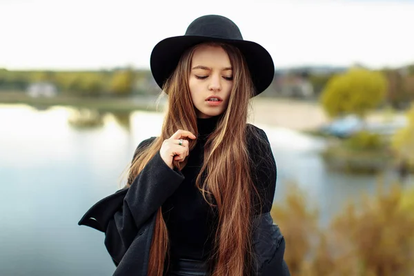 Close Portrait Young Beautiful Fashionable Woman Black Hat Long Hair — Stock Photo, Image
