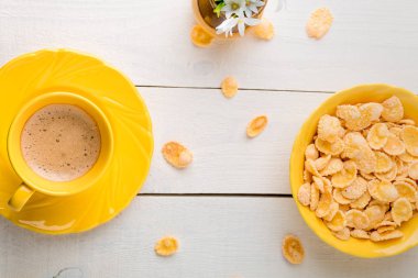 Tahıl gevreği ile sağlıklı kahvaltı